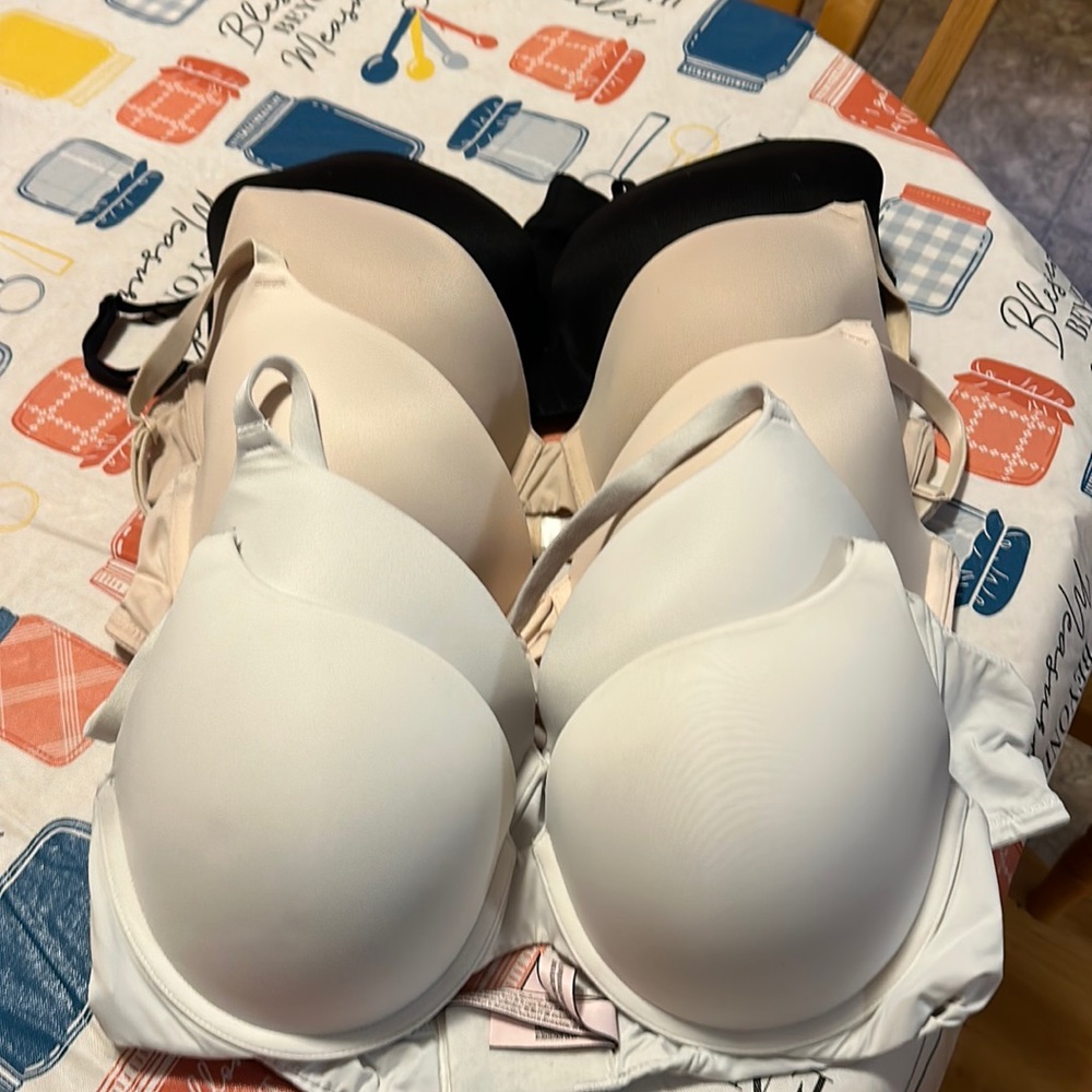 5 Victoria’s Secret 38C. (Sold, this is a duplicate listing)